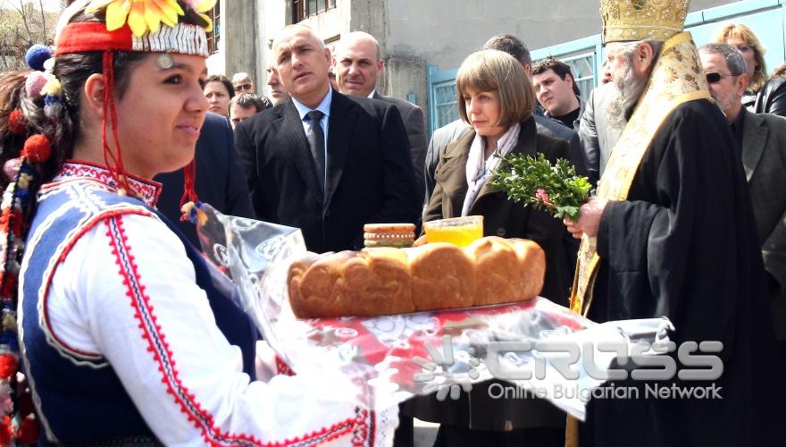 Премиерът Бойко Борисов присъства на откриването на нов главен канализационен колектор в кв. „Горна баня” в столицата.