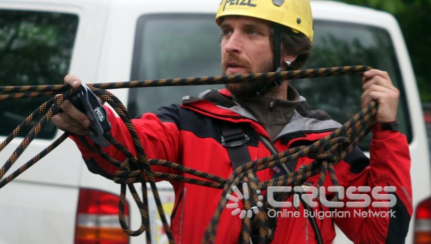 По повод Световния ден на Червения кръст и Червения полумесец, спасителни екипи на БЧК направиха демонстрация на действия за спасяване на хора от възникнал пожар след земетресение. Демонстрациите се проведоха от 10.30 часа, пред централата на БЧК (бул. Джеймс Баучер” 76). След демонстрациите в Музейната зала на БЧК се проведе традиционната пресконференция във връзка със Световния ден на Червения кръст и Червения полумесец.