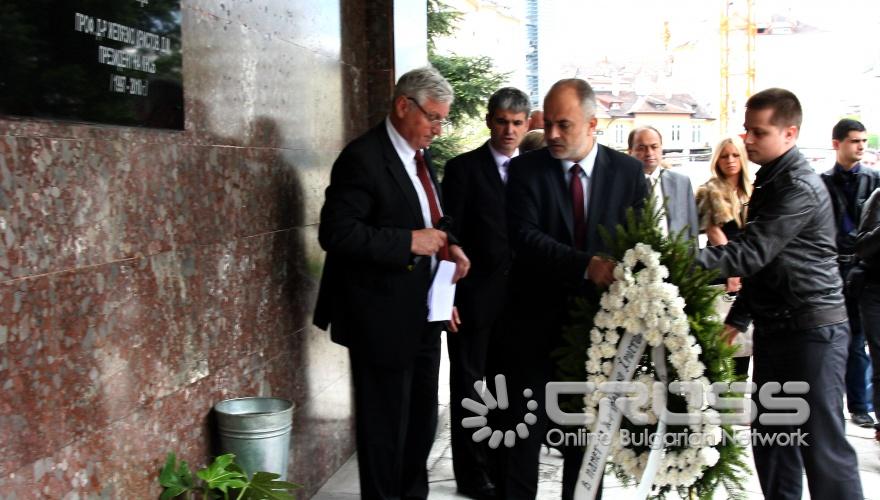 Днес,12 май, пред сградата на КНСБ официално беше открита мемориална плоча в памет на дългогодишния лидер на Конфедерацията - проф. д-р Желязко Христов. На събитието присъстваха президентът на КНСБ Пламен Димитров, президентът на КТ „Подкрепа” д-р Константин Тренчев, министърът на труда и социалната политика Тотю Младенов.