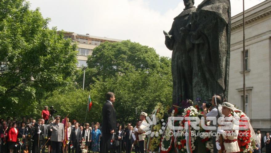 Днес, 24 май в столицата се състоя тържествено шествие, посветено на Деня на българската просвета и култура и на славянската писменост.
