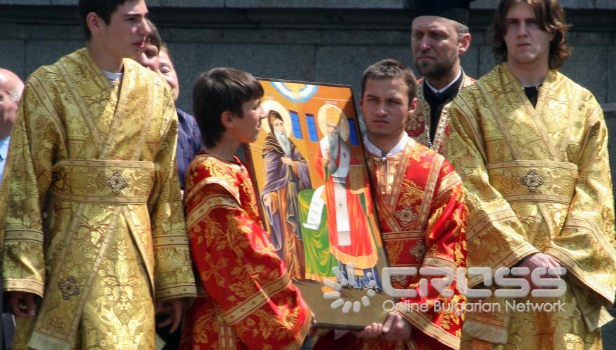 Днес, 24 май в столицата се състоя тържествено шествие, посветено на Деня на българската просвета и култура и на славянската писменост.
