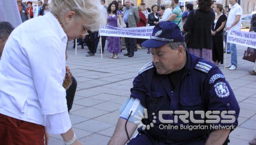 Днес,27 май,на площад „Независимост” се проведе протест на фармацевти срещу промени в Закона за лекарствените продукти.
