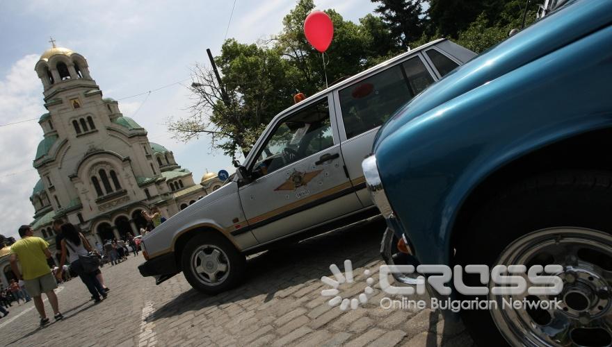 Традиционен ретро парад на автомобили