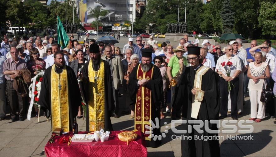 Днес,22 юни , пред Паметника на Съветската армия се проведе митинг и възпоменателен молебен по случай 70-годишнината от началото на Великата Отечествена война