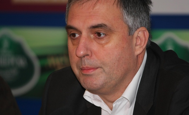 Калфин: Не е лошо премиерът да поотреже няколко ленти в Сливен