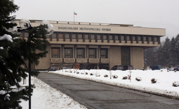 Ценни паметници на културата показват в НИМ  