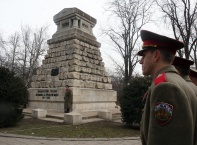 Във връзка с 3 март – Националния празник на България и 133-годишнината от Освобождението, Военномедицинска академия и Български Червен кръст организират традиционната церемония - поклонение на Докторския паметник в София.