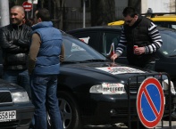 Започна поредният трети протест срещу високите цени на горивата. Организаторите от Съюз &quot;СИЛА&quot; обсъждат общи протестни действия на 28 април заедно със Съюза на превозвачите