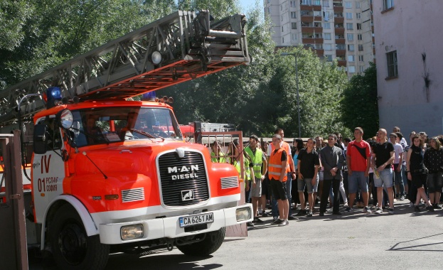 Пожар е избухнал в павилион за закуски в Габрово 