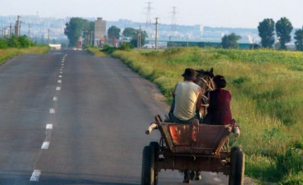 "Пасат" се заби в каруца без светлоотразители