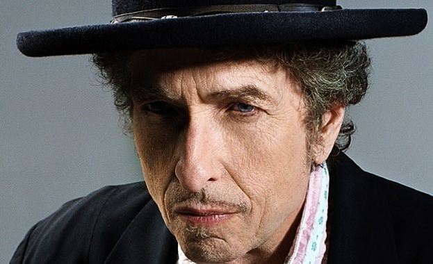 Боб Дилън издаде първия си албум от осем години насам