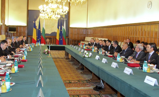 Реализацията на общи проекти в различни сфери обсъдиха български и румънски министри
