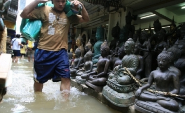 В Банкок са евакуирани жителите на още няколко района 