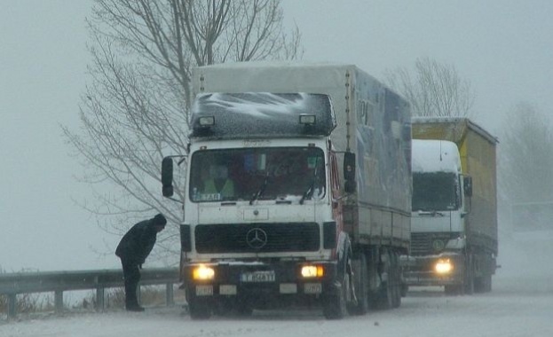 Камион катастрофира в Прохода на Републиката 