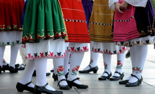 В Пловдив показват сходствата и разликите между кимоното и българската носия