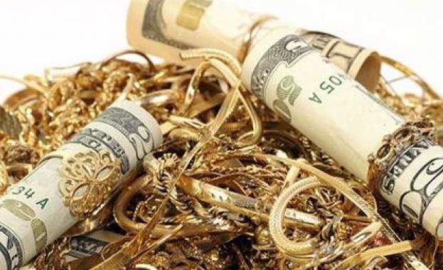 Конфискуваха злато и валута на стойност 60 000 лева 