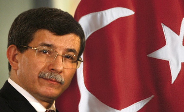 Турски медии: Давутоглу сяда в креслото на Ердоган 