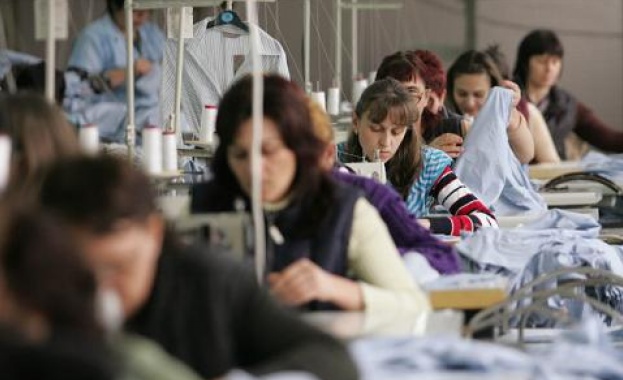 За по малко от месец над 65 фирми в България са