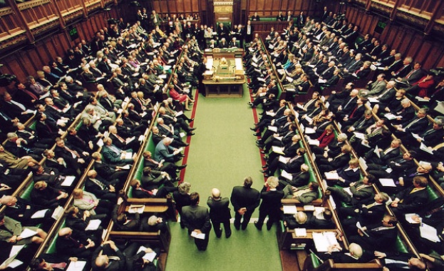 Фалшива тревога евакуира британския парламент