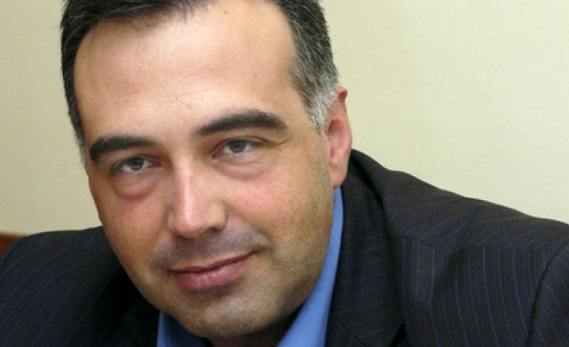 Антон Кутев призова за обединение на БСП, начело с нов, млад лидер, с Г. Първанов и Т. Дончева