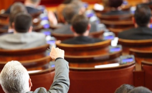 Парламентът отложи разглеждането на ветото върху Закона за МВР