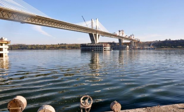 Спират за кратко движението по "Дунав мост 2"