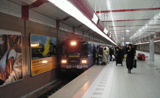 Счупена контактна релса причинила аварията в столичното метро