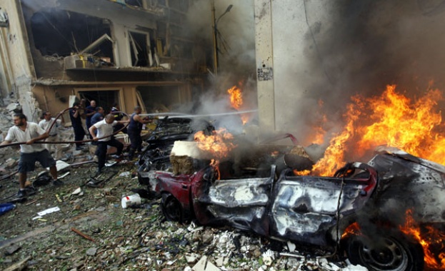 Кола-бомба уби поне 11 души в Багдад