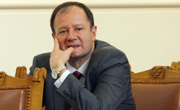 Миков организира среща на депутати, синдикати и работодатели 