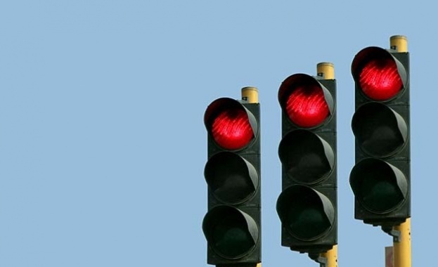 Умни светофари по 170 кръстовища 