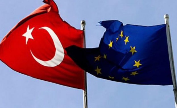 Двете най-големи партийни групи в ЕП поискаха замразяване на преговорите с Турция