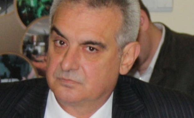 Касабов призна, че са подписани молби за напускане на парламента