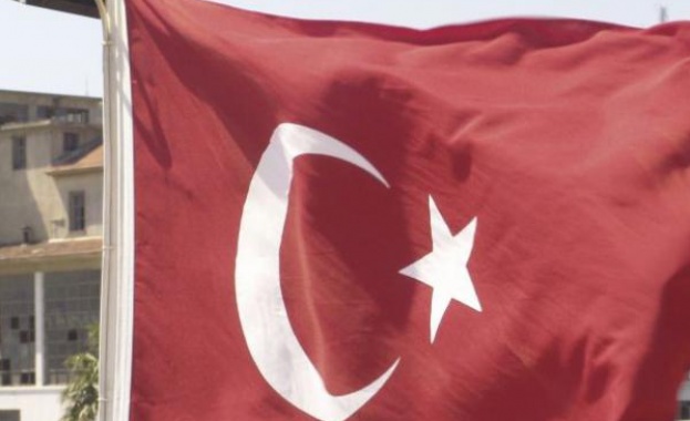 Властите в Турция освободиха почти 34 000 затворници