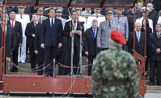 Ненчев минира пътя пред приемника си