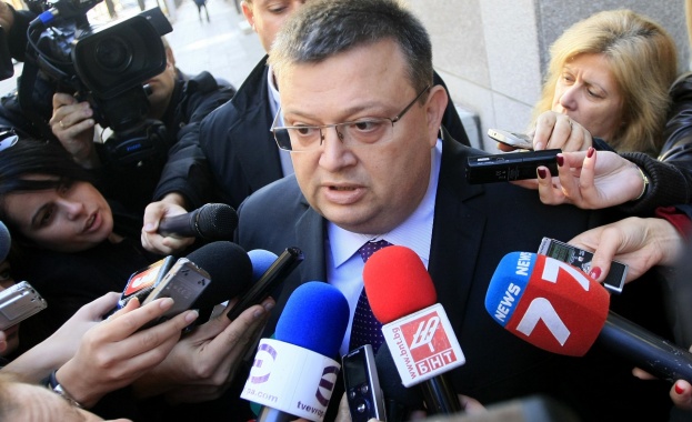 Цацаров ще иска имунитетите на Сидеров и Цветанов след конституирането на 43-ото НС 