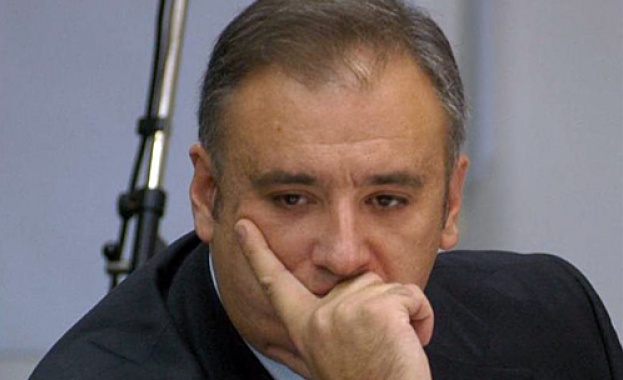 Костадинов: Политиката у нас се превърна в дебат за две торби суджук и 100 кв. м плочки