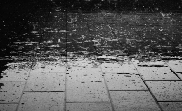 Силен дъжд и градушка се очаква над София