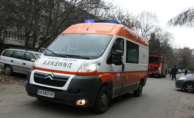 Две деца са в болница след тежка катастрофа в Градево