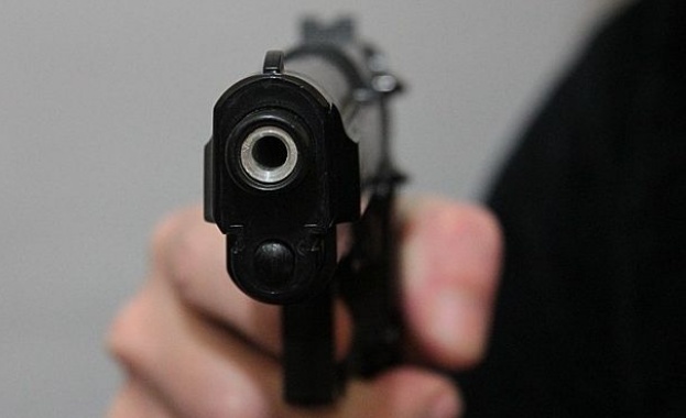 Прокуратурата иска арест за мъжа, взел пистолета на самоубилия се бизнесмен