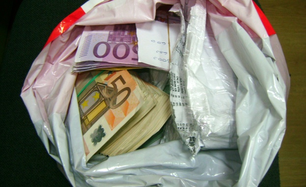 57 080 евро контрабандни откриха на Лесово в ТИР с турска регистрация