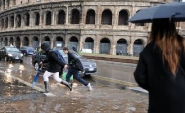 Наводнения затвориха метрото в Рим
