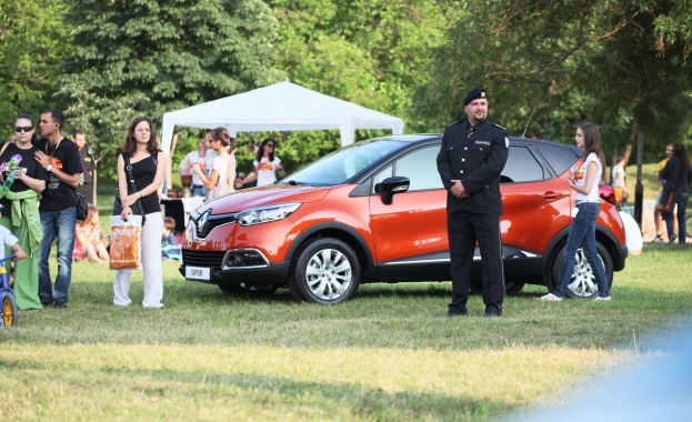 Renault представя лимитирана версия на Clio по време на A to JazZ