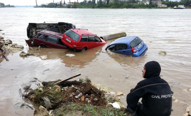 Жертвите на наводнението във Варна станаха 11