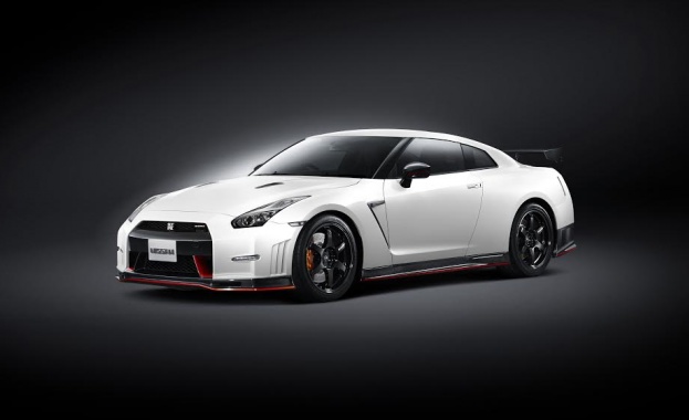 Nissan събира реалния и виртуалния свят, за да предложи най-модерната технология в GT-R NISMO