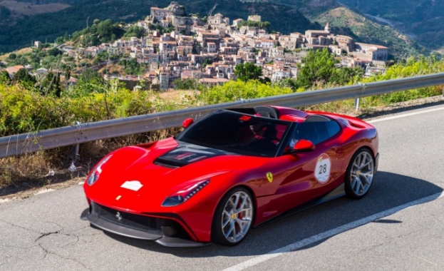 Ferrari представи официално TRS 