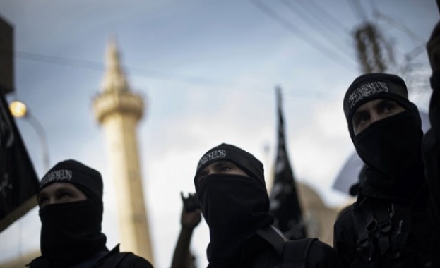 „Ислямска държава“ контролира едва 12 кв км от Мосул (обновена)