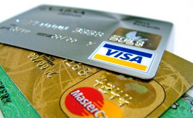 Русия опростява условията за Visa и MasterCard