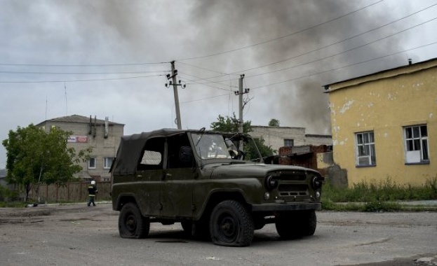 Украински военни бомбардират Донецк