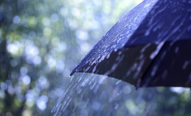 МОСВ: Жълт код за дъжд в девет области за петък 