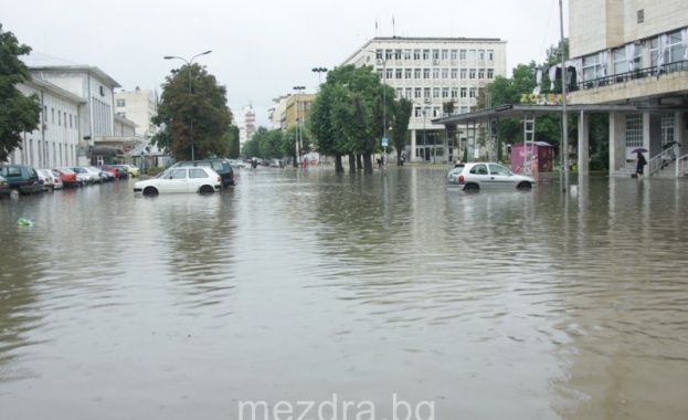 Обявиха бедствено положение в Мездра